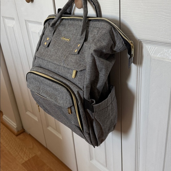 Backpack - Picture 2 of 5